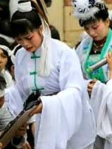 峨眉山有多高_白领收入有多高(3)