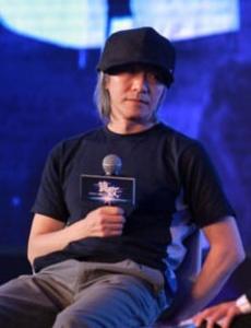 资讯《明星八卦-周星驰罕见露面 撒贝宁采访面